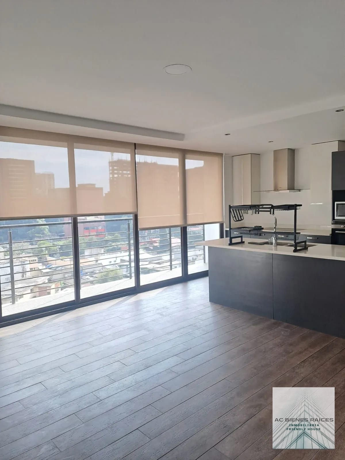 Renta apto 2 habitación en pleno corazón de zona viva zona 10 — Apartamento en Alquiler en Urbana, Zona 10, Guatemala, Ciudad — foto 2 de 12
