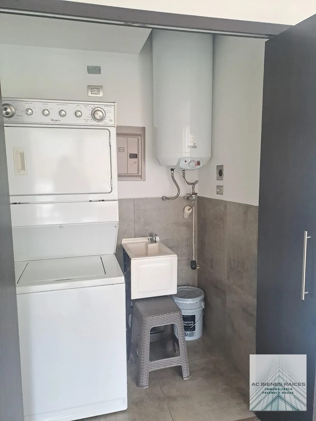 Renta apto 2 habitación en pleno corazón de zona viva zona 10 — Apartamento en Alquiler en Urbana, Zona 10, Guatemala, Ciudad — foto 11 de 12