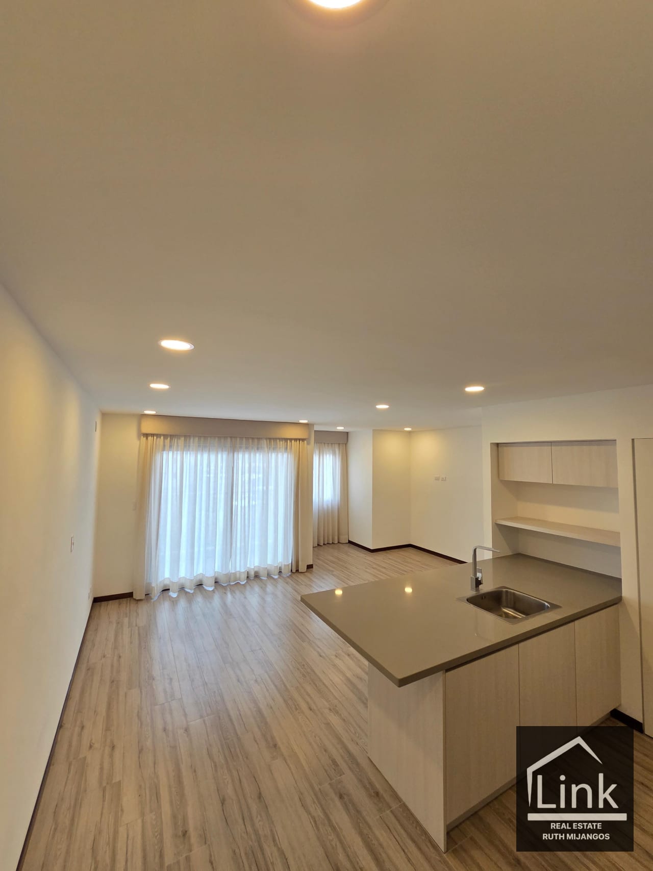 Renta de Apartamento zona 10 NEO 2 — Apartamento en Alquiler en Neo Apartamentos, Zona 10, Guatemala, Ciudad — foto 12 de 15
