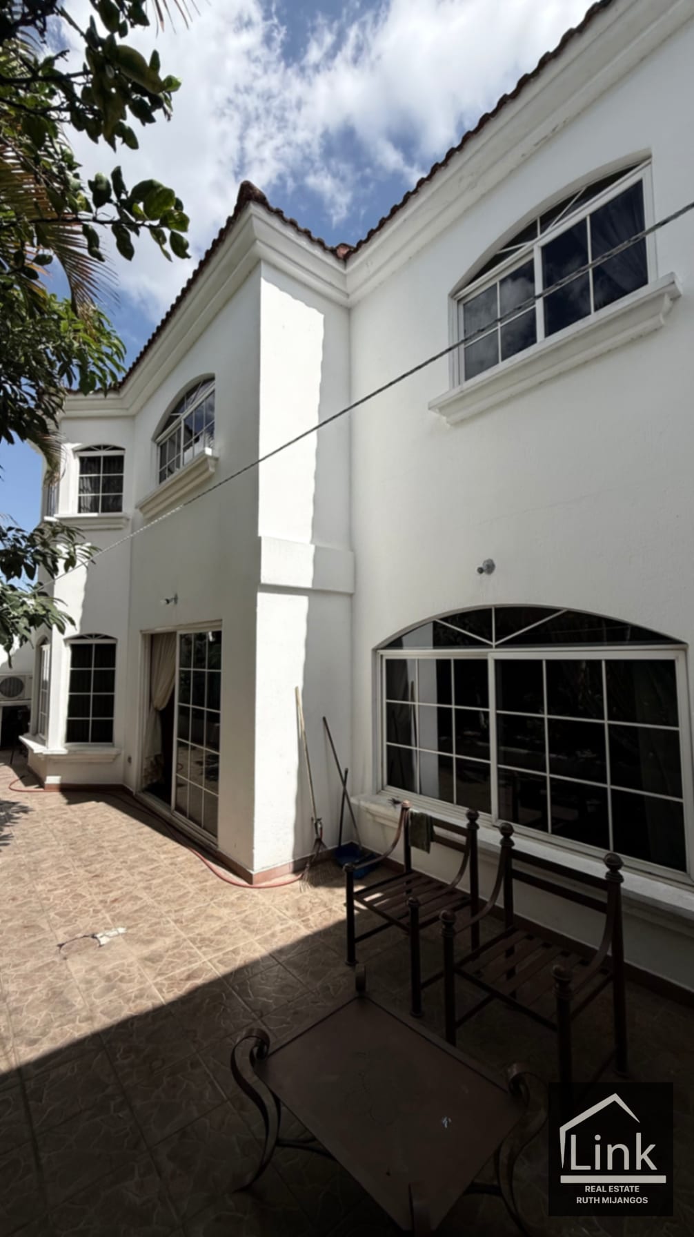 Preciosa Casa en Venta zona 8 de Mixco Condominio VISTA AL VALLE ORIENTE — Casa en Venta en Pinares de San Cristobal, Zona 8 Mixco, Guatemala, Ciudad — foto 11 de 14