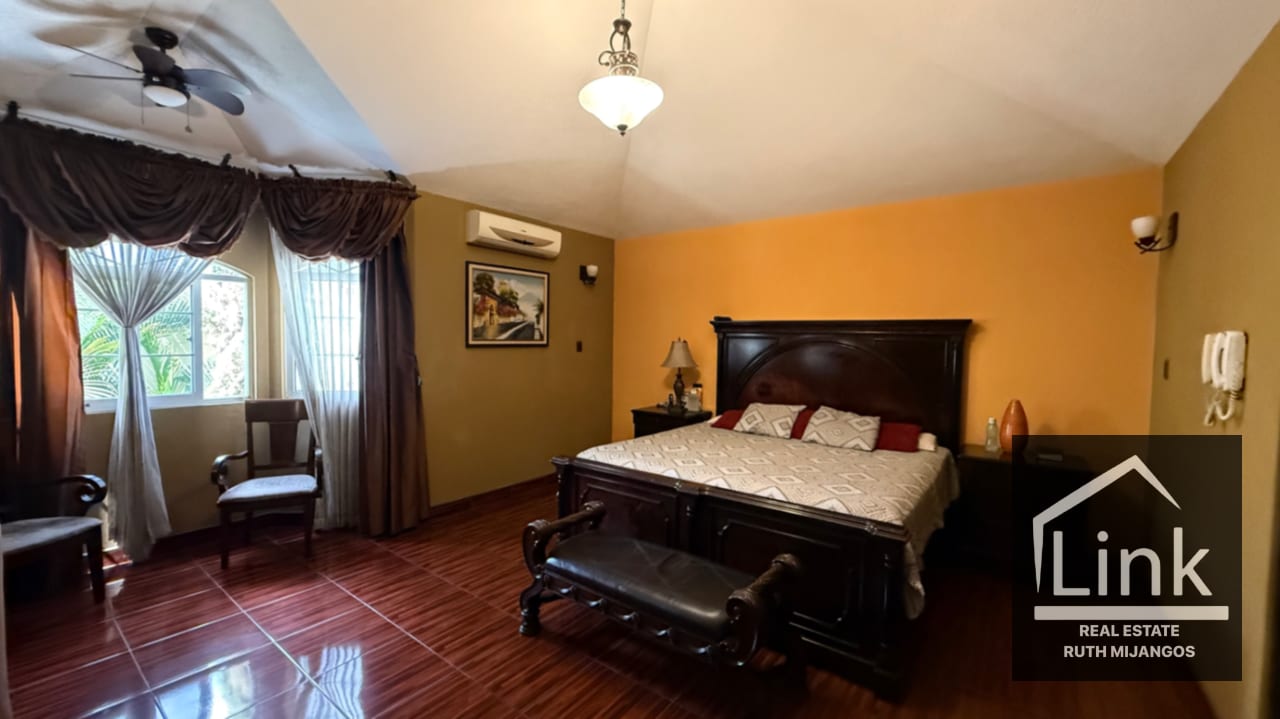 Preciosa Casa en Venta zona 8 de Mixco Condominio VISTA AL VALLE ORIENTE — Casa en Venta en Pinares de San Cristobal, Zona 8 Mixco, Guatemala, Ciudad — foto 12 de 14