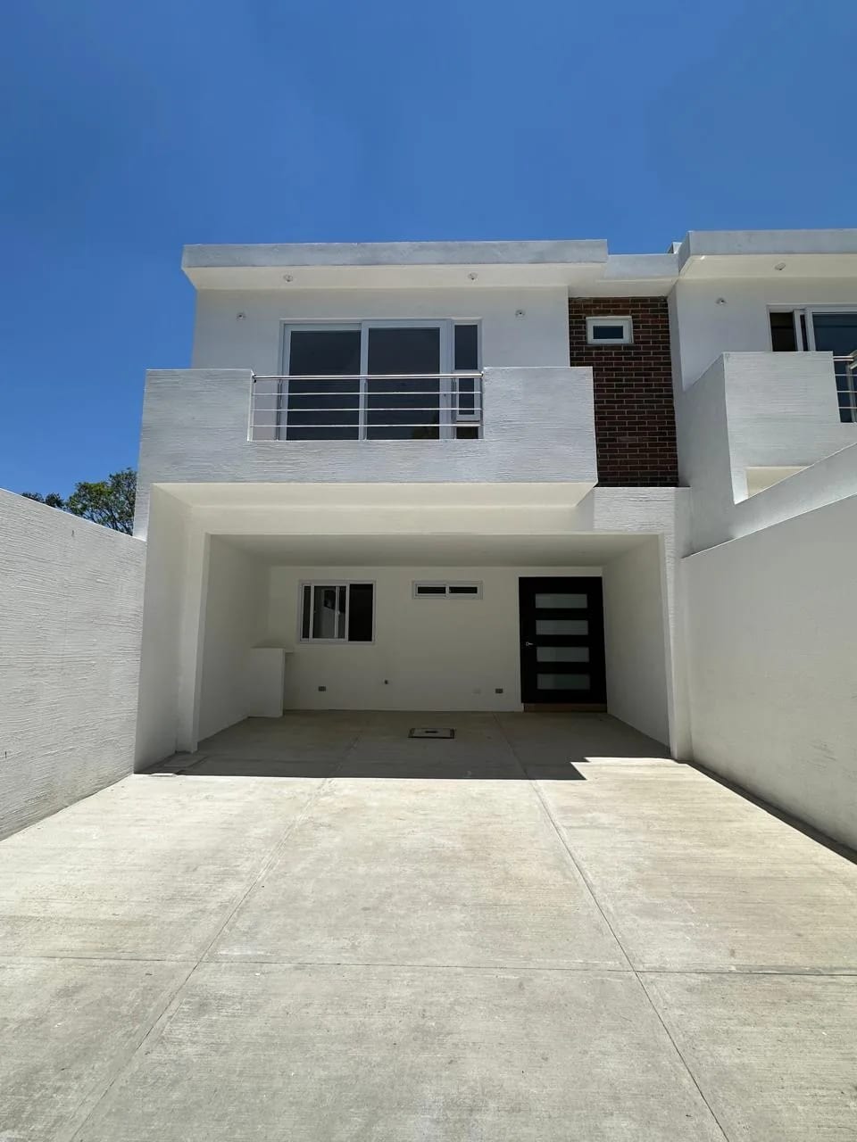 Casa en Venta – Sector B1, Ciudad San Cristóbal Zona 8 Mixco — Casa en Venta en Zona 8 Mixco, Guatemala, Ciudad — foto 1 de 9