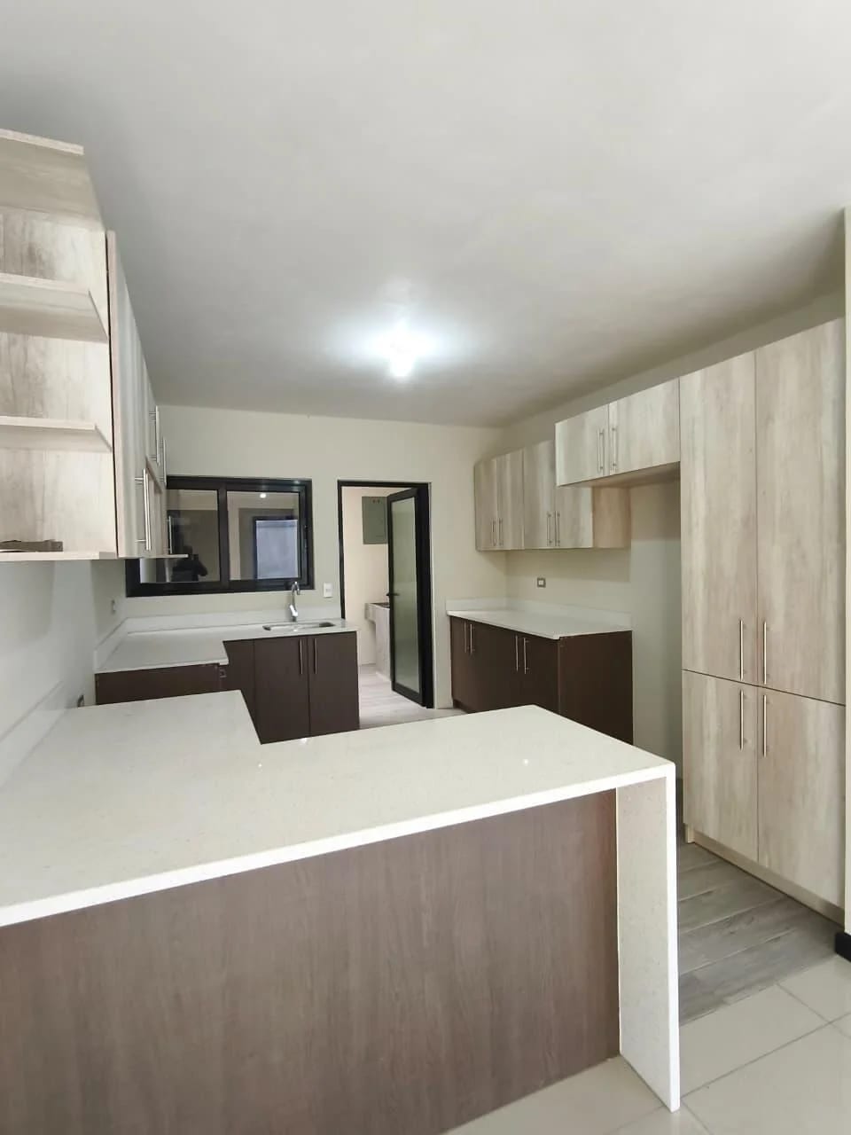 Casa Nueva en Venta - Hacienda Real Zona 16 — Casa en Venta en Hacienda Real, Zona 16, Guatemala, Ciudad — foto 3 de 5