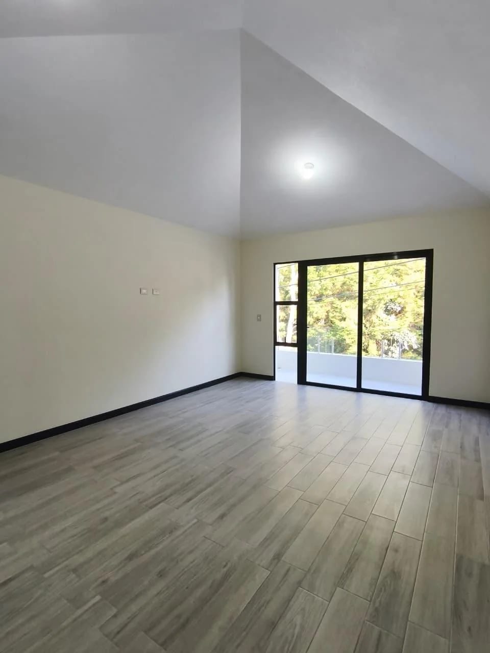 Casa Nueva en Venta - Hacienda Real Zona 16 — Casa en Venta en Hacienda Real, Zona 16, Guatemala, Ciudad — foto 4 de 5