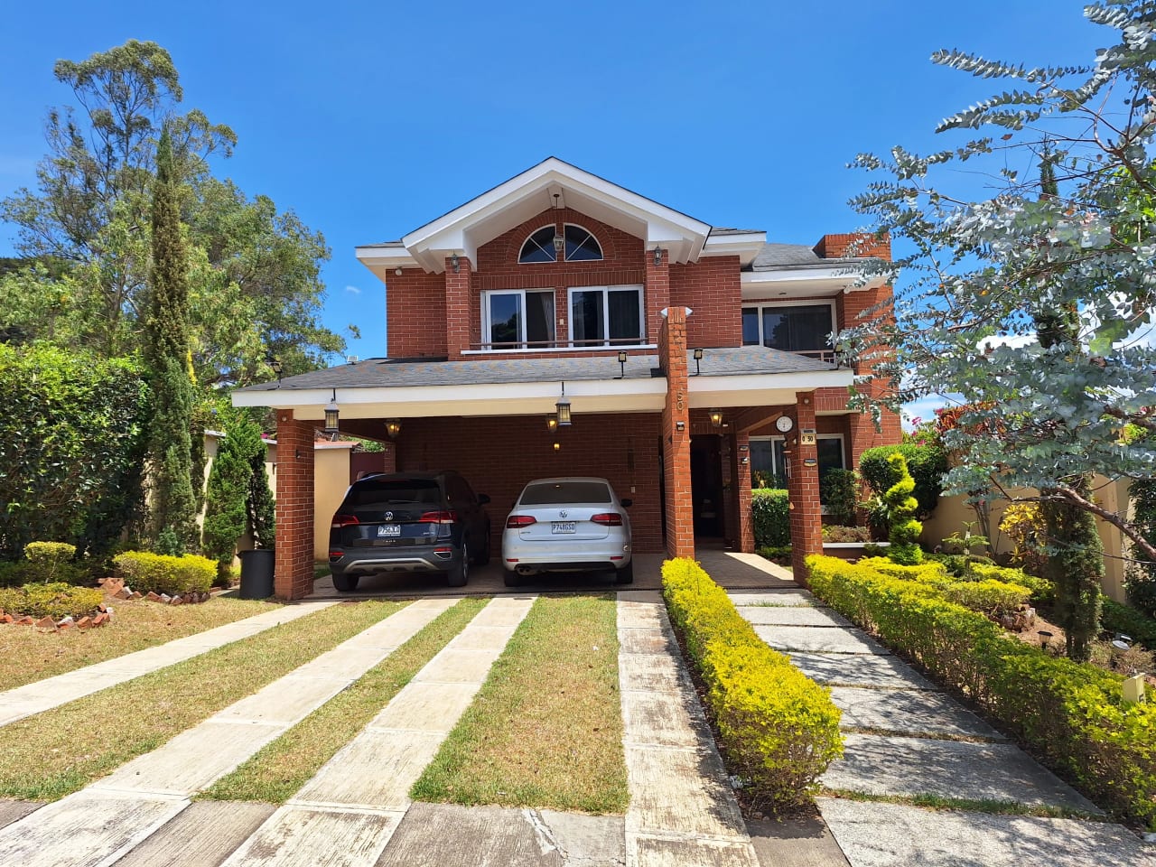 🏡 Casa en Venta en La Fontana 1, Km 25.5 – Carretera a El Salvador — Casa en Venta en La Fontana I, Carretera a El Salvador, Guatemala, Ciudad — foto 1 de 16