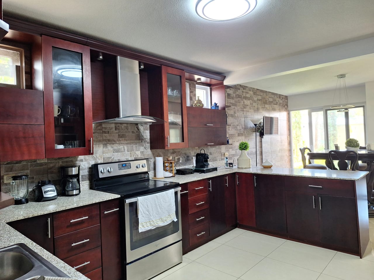 🏡 Casa en Venta en La Fontana 1, Km 25.5 – Carretera a El Salvador — Casa en Venta en La Fontana I, Carretera a El Salvador, Guatemala, Ciudad — foto 2 de 16