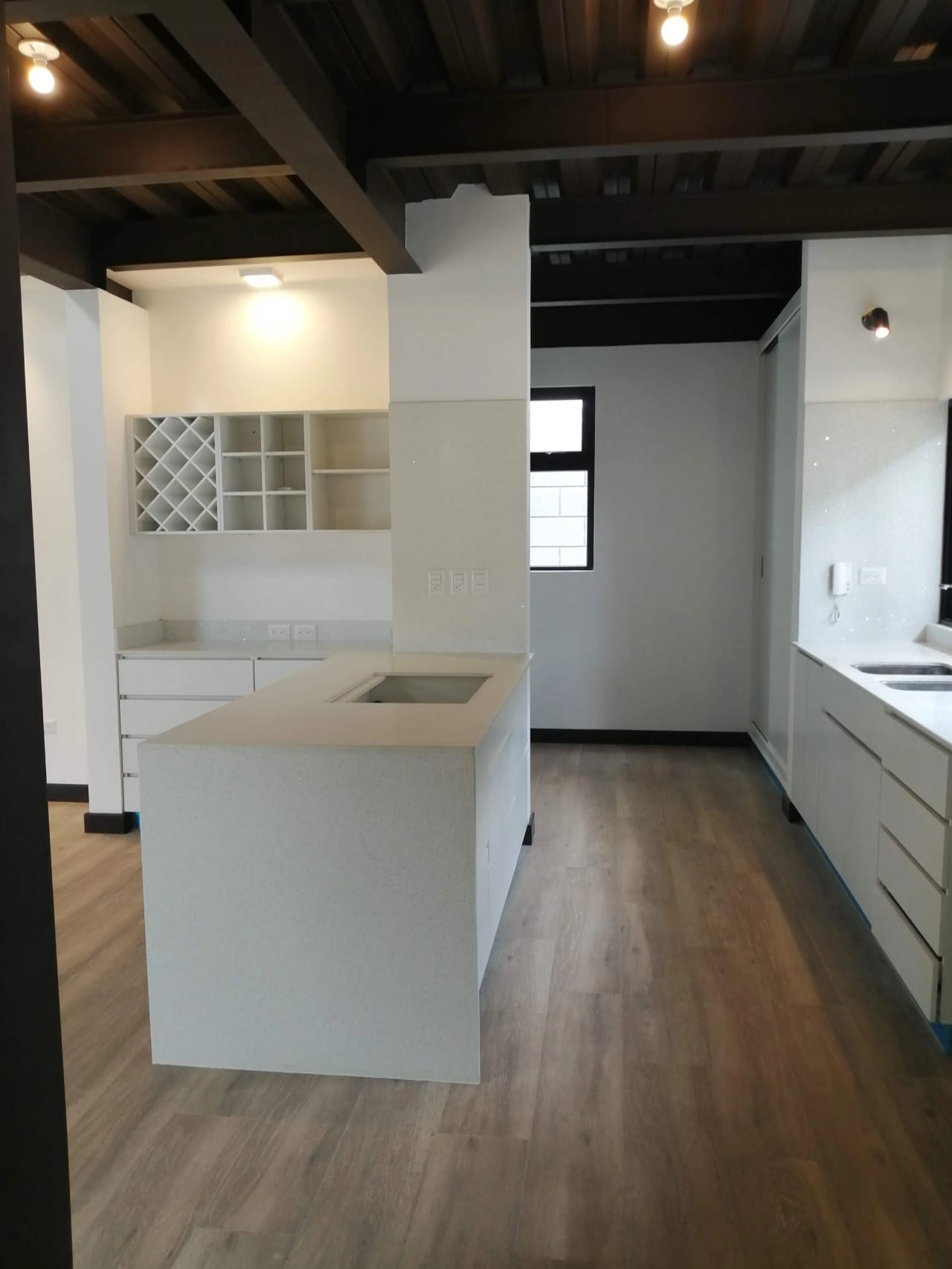 Casa Moderna Tipo Loft KM 19 Carr a Fraijanes Cond Marias del Sol — Casa en Alquiler en Marias del Sol, Carretera a El Salvador, Guatemala, Ciudad — foto 7 de 12