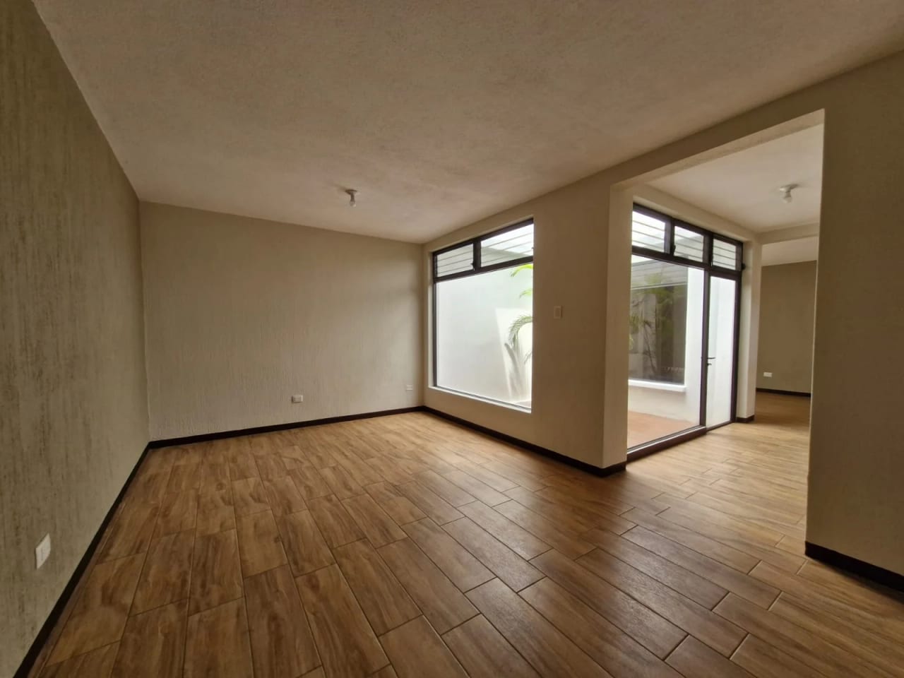 4 Casas en Alquiler, Ave. Hincapié zona 13 — Casa en Alquiler en Zona 13, Guatemala, Ciudad — foto 4 de 7