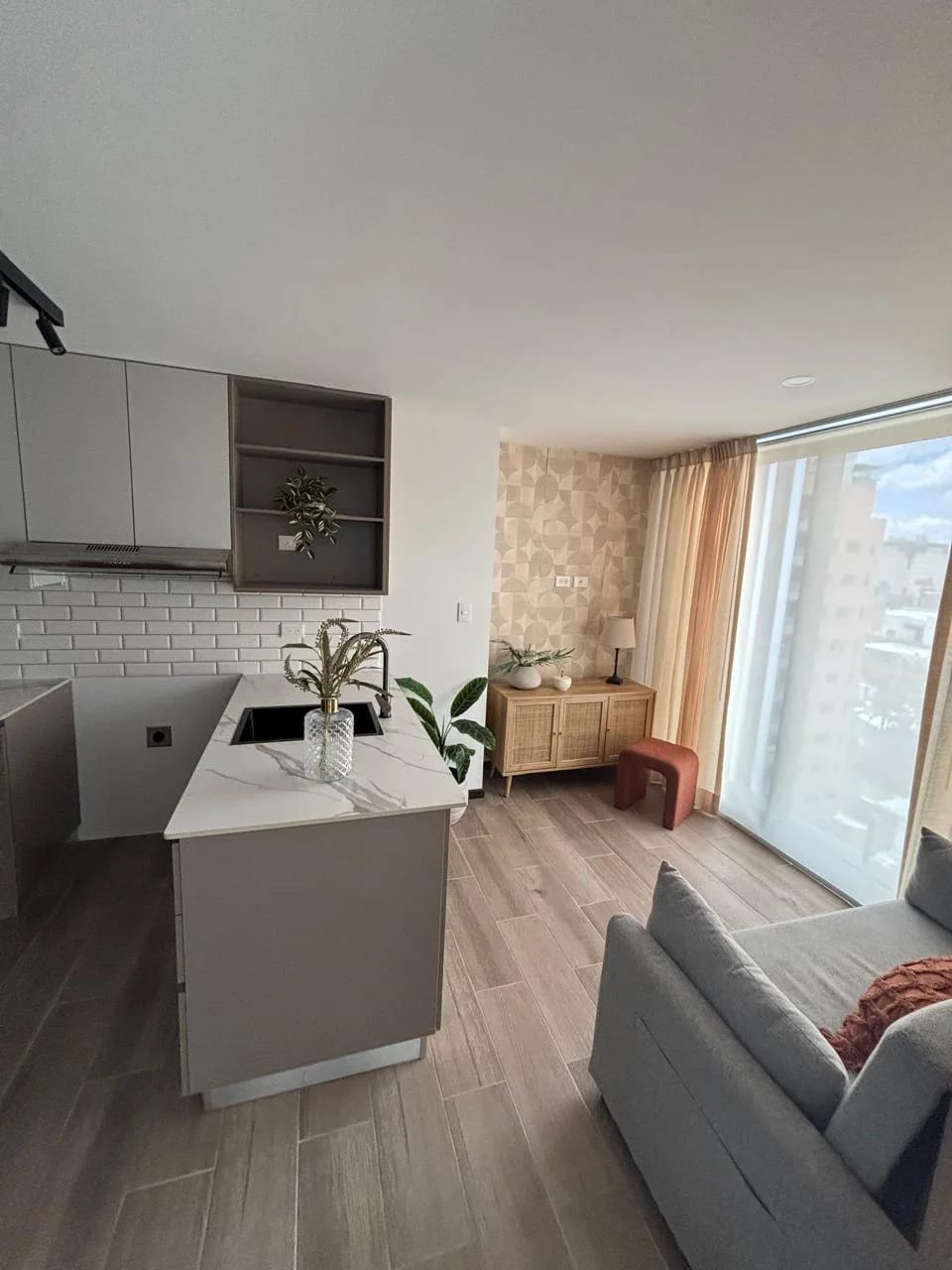 Apartamento en Alquiler, BIKO zon a 1035 Metros² 1 Parqueo 1 Dormito — Apartamento en Alquiler en Zona 10, Guatemala, Ciudad — foto 4 de 11