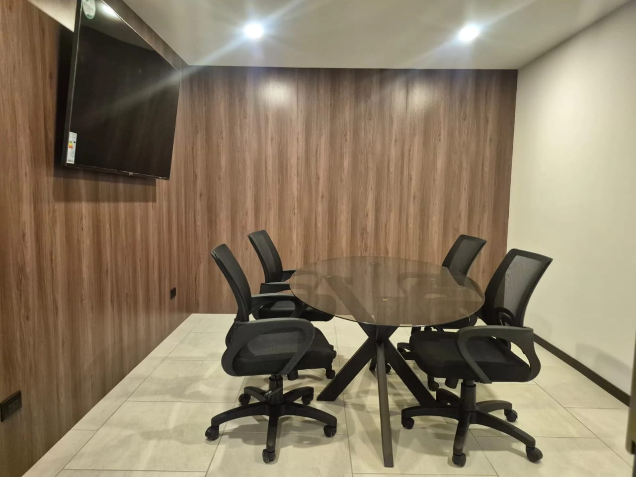 Apartamento en Alquiler, BIKO zon a 1035 Metros² 1 Parqueo 1 Dormito — Apartamento en Alquiler en Zona 10, Guatemala, Ciudad — foto 8 de 11