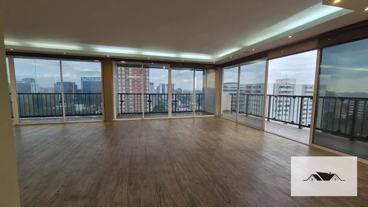 En Venta o Renta Amplio Apartamento Remodelado Zona 10 — Apartamento en Venta en Ciudad Vieja, Zona 10, Guatemala, Ciudad — foto 13 de 14