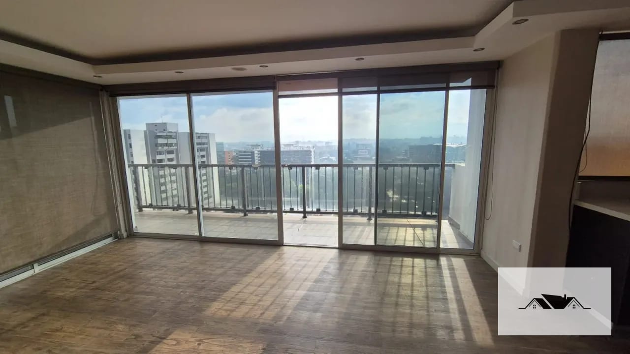En Renta o Venta Amplio Apartamento Remodelado Zona 10 — Apartamento en Alquiler en Ciudad Vieja, Zona 10, Guatemala, Ciudad — foto 6 de 16