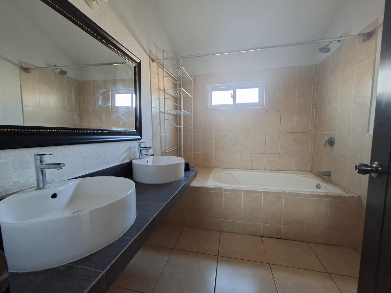 Casa en Venta en Prados de San Cristobal Zona 8 de Mixco — Casa en Venta en Prados de San Cristóbal, Zona 8 Mixco, Guatemala, Ciudad — foto 8 de 16