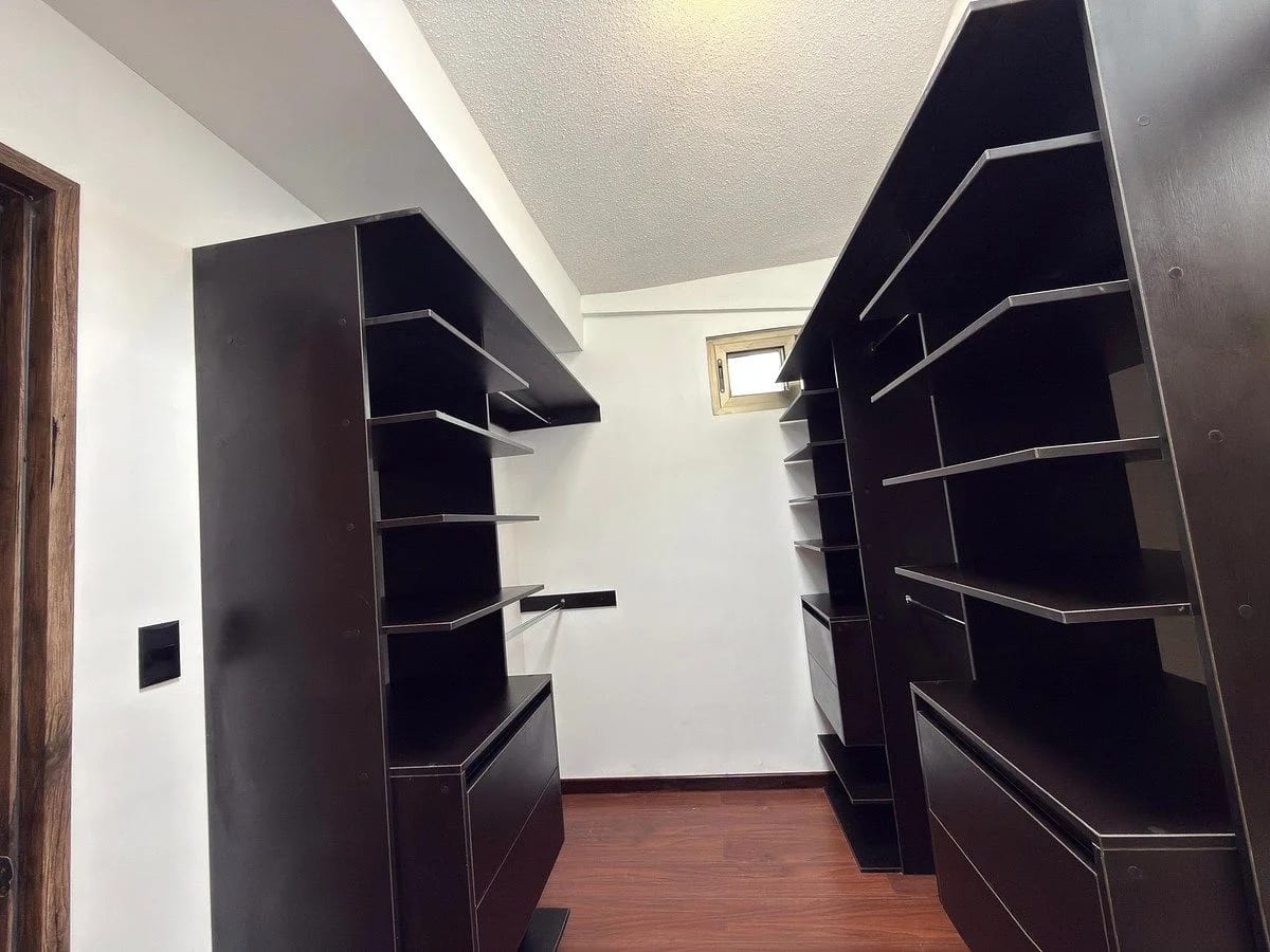 Casa con Jardín Amplio en Jardines de San Isidro, Zona 16 — en Alquiler — Casa en Alquiler en Jardines de San Isidro, Zona 16, Guatemala, Ciudad — foto 12 de 17