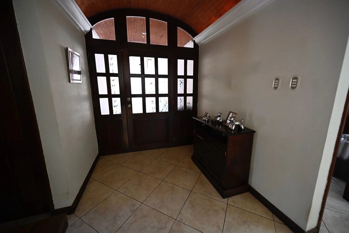 Casa en Condominio Entre Bosques Km 18 CAES (cerca de Sporta) - en Venta — Casa en Venta en Carretera a El Salvador, Guatemala, Ciudad — foto 4 de 17