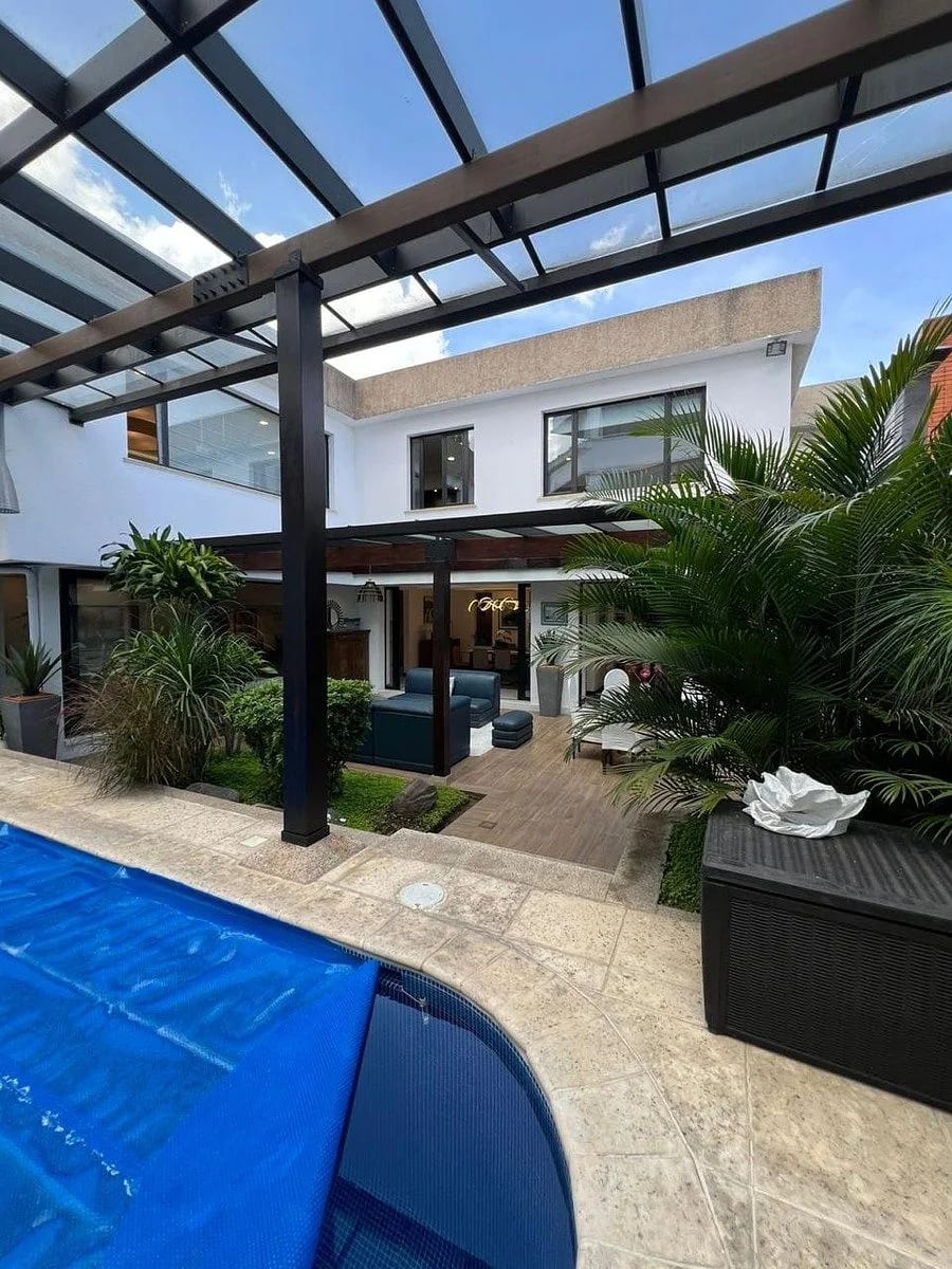 Vista Hermosa 1, Zona 15 — Casa con piscina techada - En Venta — Casa en Venta en Vista Hermosa I, Zona 15, Guatemala, Ciudad — foto 1 de 17