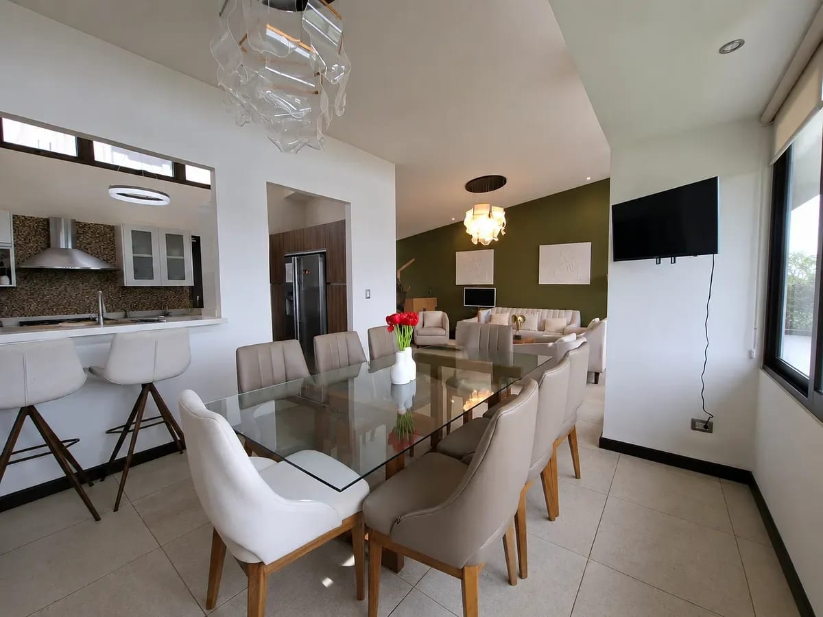 Santuaria Muxbal, CAES - Casa de 3 Niveles en Venta — Casa en Venta en Santuaria Muxbal, Muxbal, Guatemala, Ciudad — foto 2 de 17
