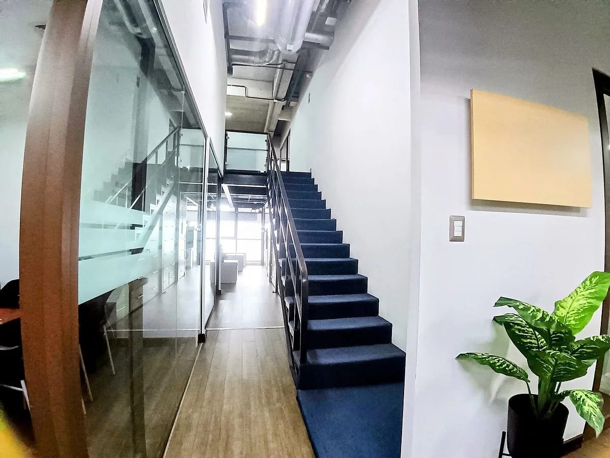 Oficina corporativa (piso completo) en Zona 10 | 579.82 m² | 14 parqueos — Oficina en Venta en Terraesperanza, Zona 10, Guatemala, Ciudad — foto 14 de 17