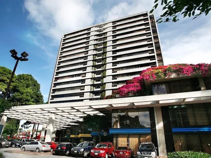 Oficina corporativa 247 m² con elevador privado | Zona 10 | en Alquiler — Oficina en Venta en Las Margaritas, Zona 10, Guatemala, Ciudad — foto 1 de 6