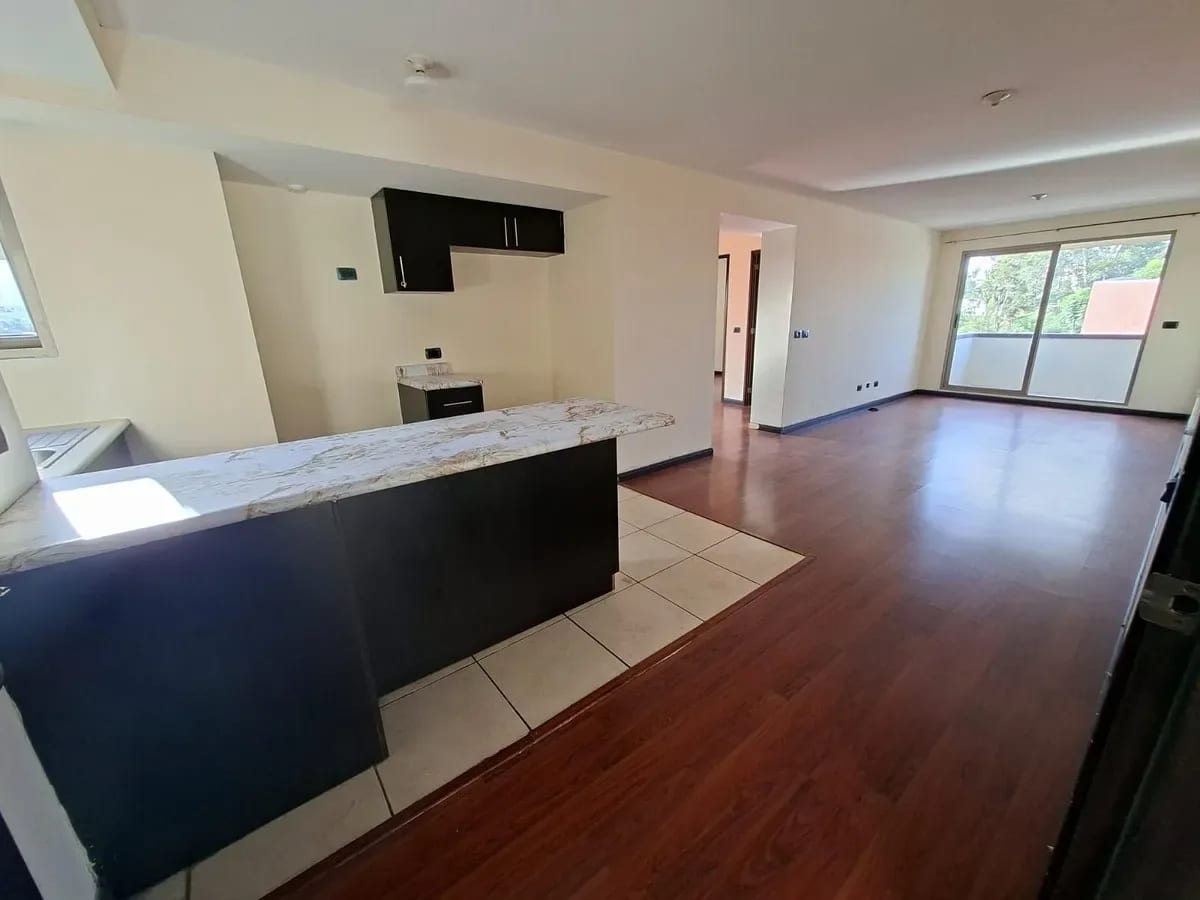 Apartamento con balcón | Jardines de Las Charcas | Zona 11 - Alquilo — Apartamento en Alquiler en Jardines de Las Charcas, Zona 11, Guatemala, Ciudad — foto 2 de 17