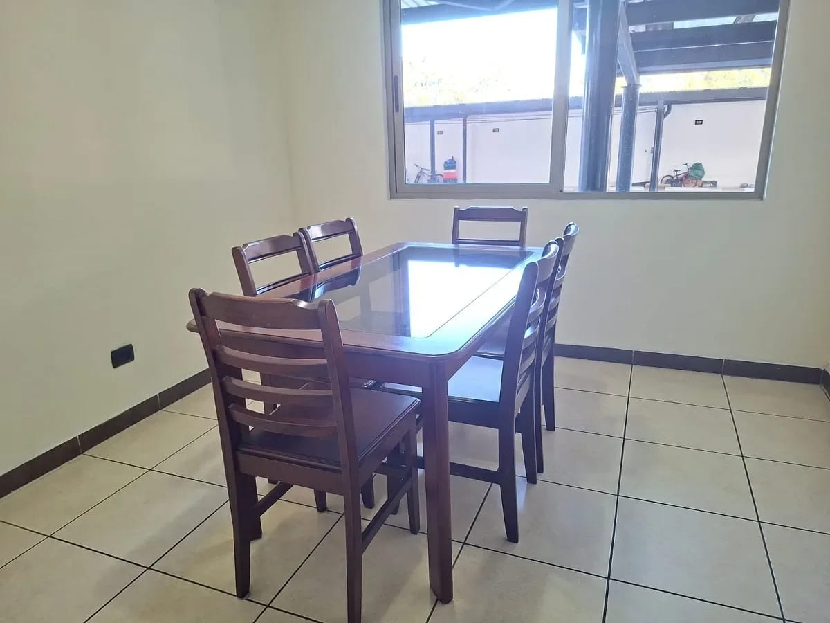 Apartamento con balcón | Jardines de Las Charcas | Zona 11 - Alquilo — Apartamento en Alquiler en Jardines de Las Charcas, Zona 11, Guatemala, Ciudad — foto 4 de 17