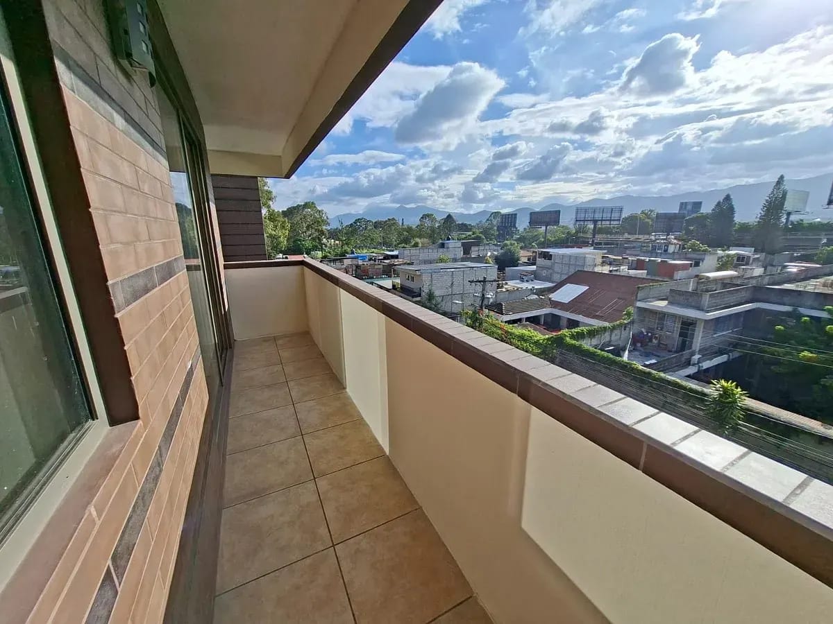 Apartamento con balcón | Jardines de Las Charcas | Zona 11 - Alquilo — Apartamento en Alquiler en Jardines de Las Charcas, Zona 11, Guatemala, Ciudad — foto 8 de 17