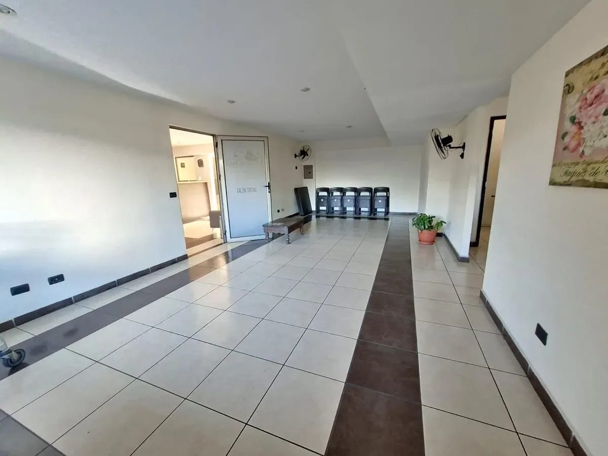 Apartamento con balcón | Jardines de Las Charcas | Zona 11 - Alquilo — Apartamento en Alquiler en Jardines de Las Charcas, Zona 11, Guatemala, Ciudad — foto 11 de 17