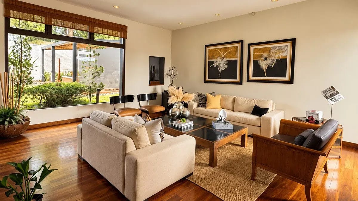 Casa con jardín y 5 dormitorios en Venta en Muxbal KM 10.5 — Casa en Venta en Santa Catarina Pinula, Guatemala, Ciudad — foto 2 de 17