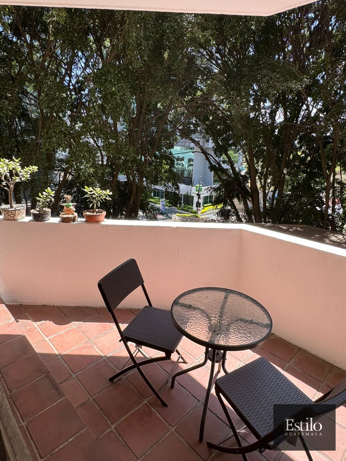Hermoso Apartamento Con Balcón Z.10 — Apartamento en Alquiler en Zona 10, Guatemala, Ciudad — foto 1 de 9