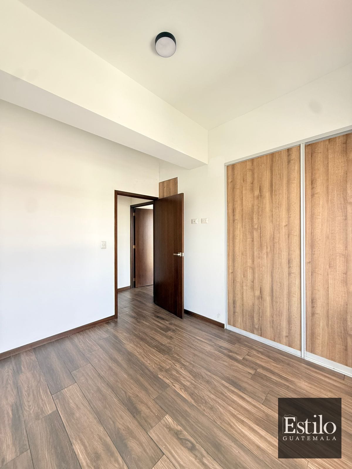Precioso Apartamento Con Dorm De Servicio Z.10 — Apartamento en Venta en Casa Acueducto, Zona 10, Guatemala, Ciudad — foto 4 de 17