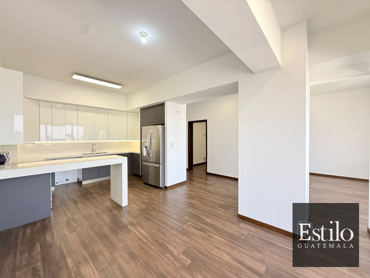 Precioso Apartamento Con Dorm De Servicio Z.10 — Apartamento en Venta en Casa Acueducto, Zona 10, Guatemala, Ciudad — foto 6 de 17