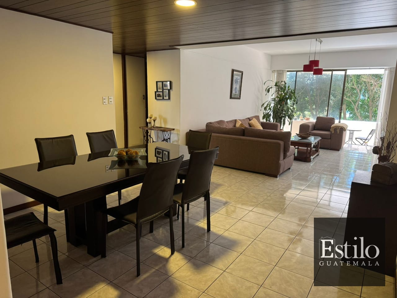 Hermoso Apartamento Con Balcón Z.10 Santa Clara — Apartamento en Alquiler en Santa Clara II, Zona 10, Guatemala, Ciudad — foto 8 de 12