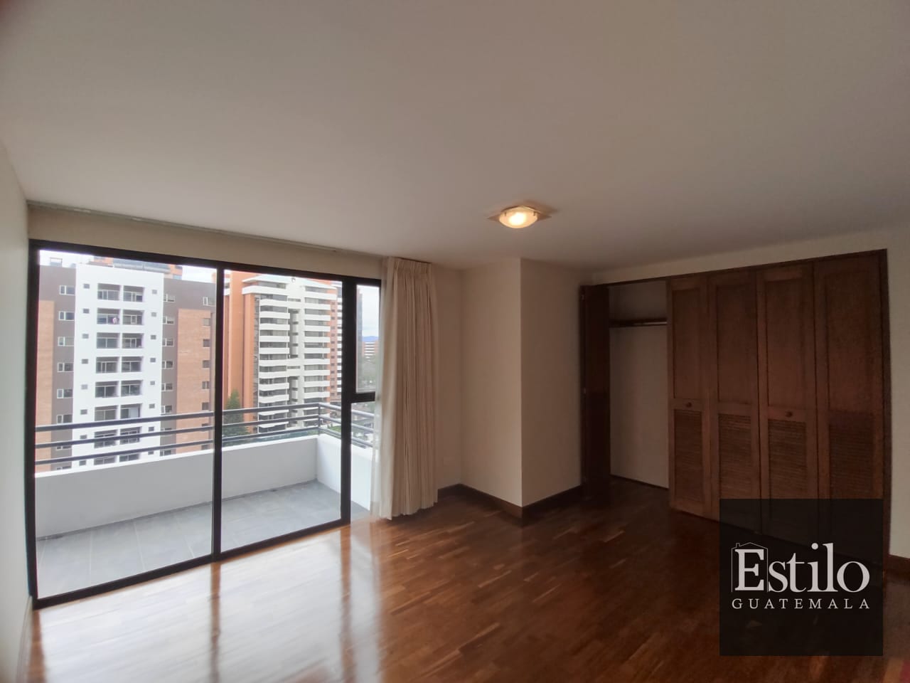 Espectacular Apartamento en Z.14 Con Cuarto De Servicio — Apartamento en Alquiler en Chatelet, Zona 14, Guatemala, Ciudad — foto 3 de 9