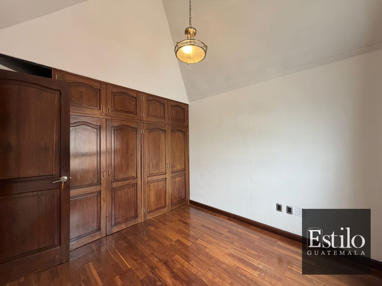 Preciosa Casa en Renta Zona 16 — Casa en Alquiler en Zona 16, Guatemala, Ciudad — foto 10 de 17