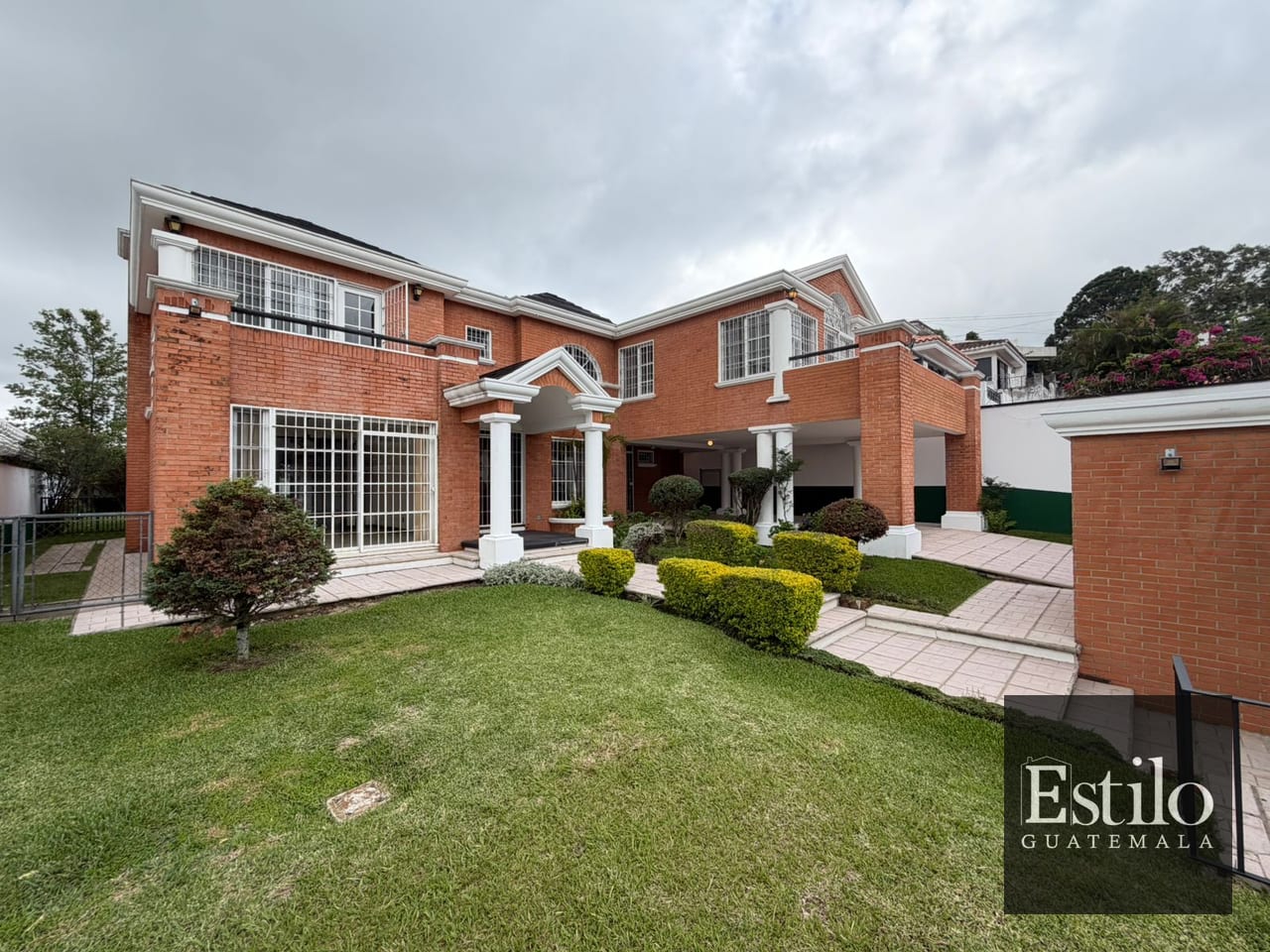 Preciosa Casa en Renta Zona 16 — Casa en Alquiler en Zona 16, Guatemala, Ciudad — foto 2 de 17