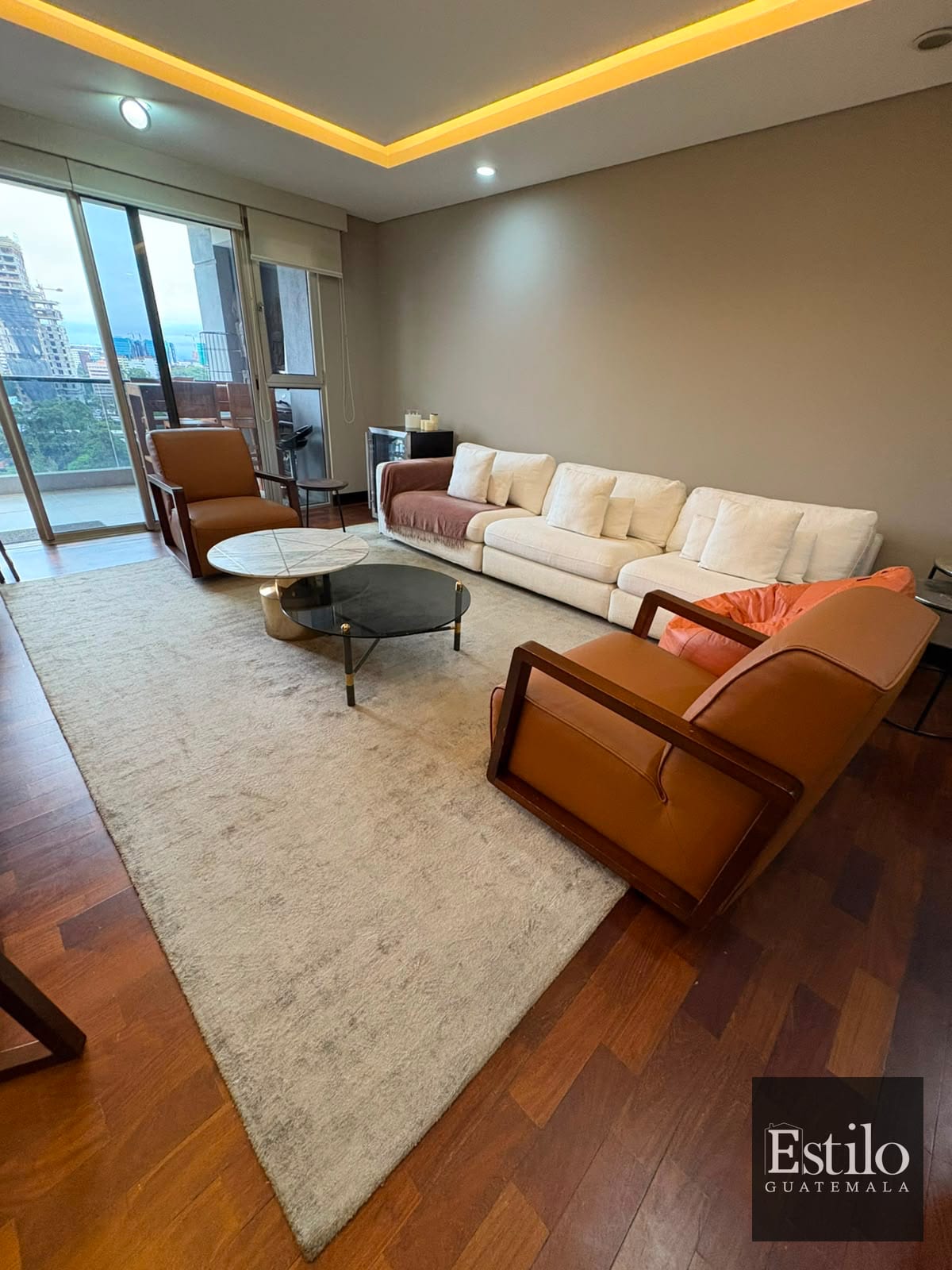Precioso Apartamento Con Balcón — Apartamento en Alquiler en Santa Sofía, Zona 10, Guatemala, Ciudad — foto 9 de 13