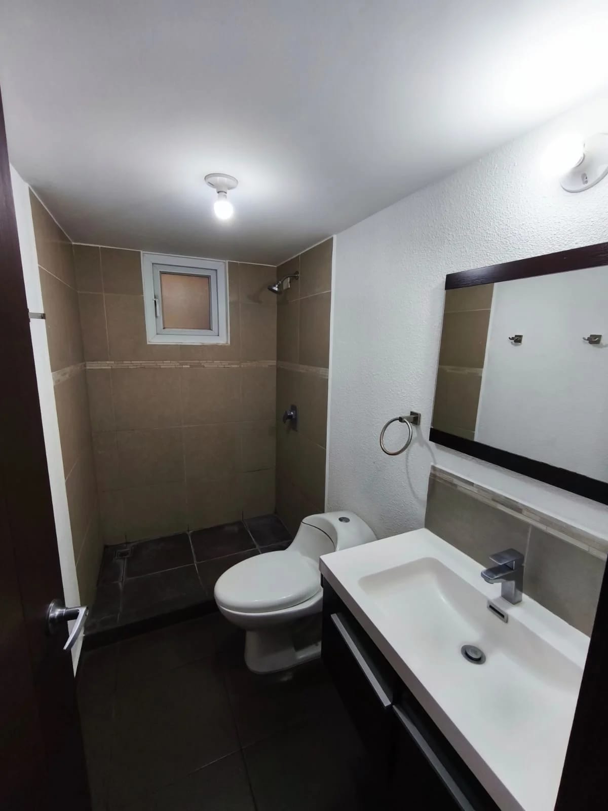 Rento Apartamento en Edificio Parque 11 zona 11 — Apartamento en Alquiler en Parque 11, Zona 11, Guatemala, Ciudad — foto 12 de 12
