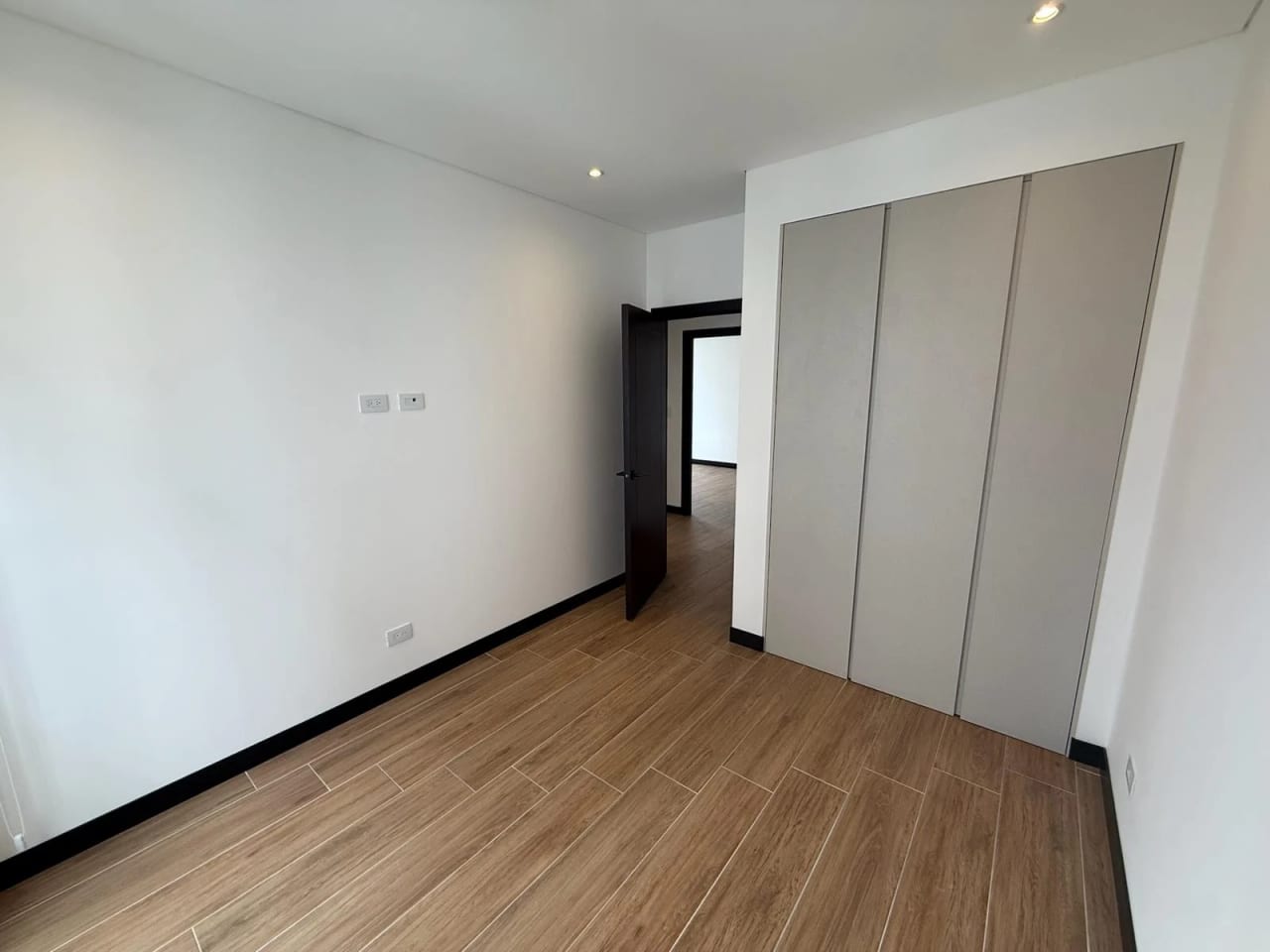Rento Apartamento en Lirios de Cayala 3, Ciudad Cayalá, Zona 16 — Apartamento en Alquiler en Lirios de Cayalá III, Zona 16, Guatemala, Ciudad — foto 4 de 11