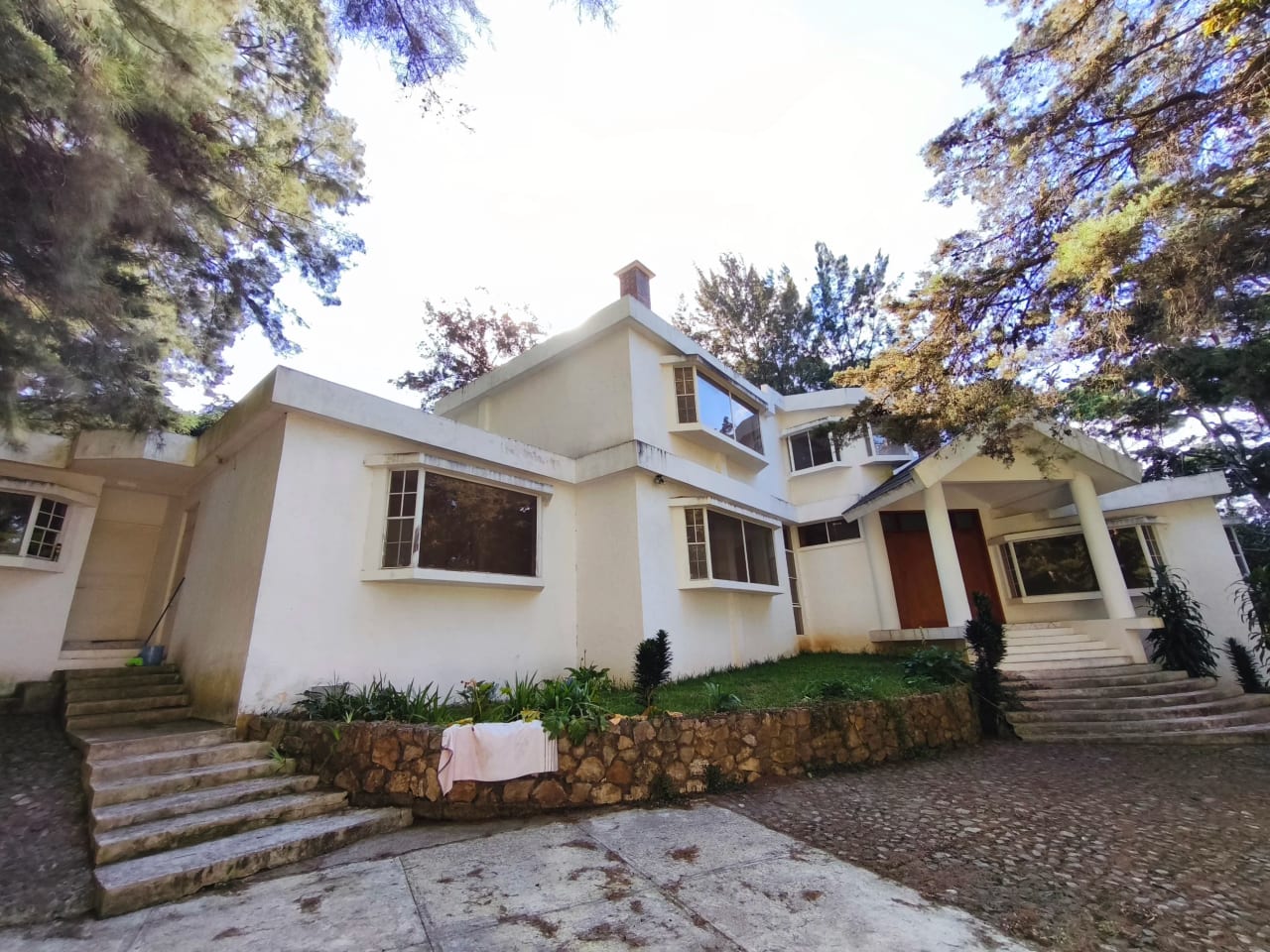Hermosa Casa en Venta, Lomas de San Rafael, Km. 16.5 CAES — Casa en Venta en Lomas de San Rafael, Carretera a El Salvador, Guatemala, Ciudad — foto 1 de 12