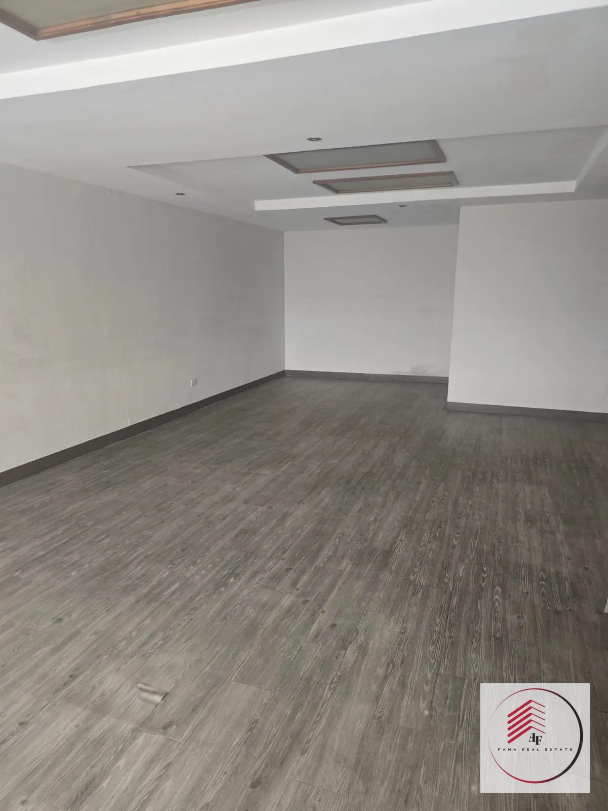 ALQUILER DE ESPACIOSA OFICINA EN EDIFICIO GEMINIS 10 EN ZONA 10 DE 140 M² — Oficina en Venta en Zona 10, Guatemala, Ciudad — foto 7 de 11