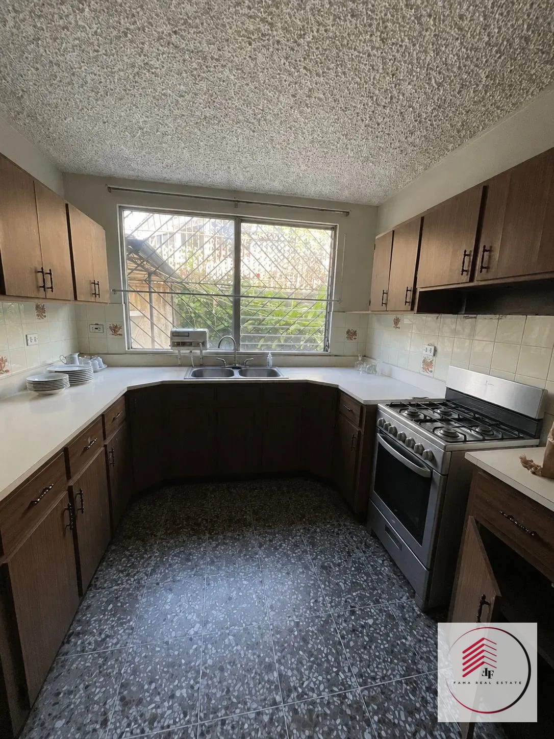 Venta de Casa de Dos Niveles en Zona 11 Dentro de Garita — Casa en Venta en Zona 11, Guatemala, Ciudad — foto 2 de 17