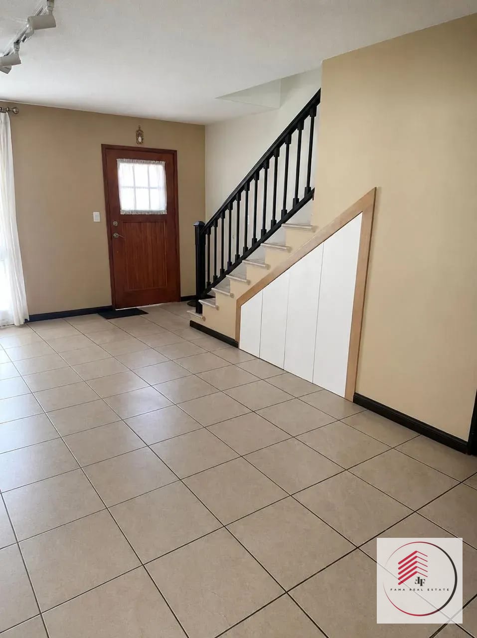 Vendo Casa Condado el Naranjo, Zona 4 Mixco — Casa en Venta en Condado Naranjo, Zona 4 Mixco, Guatemala, Ciudad — foto 6 de 12