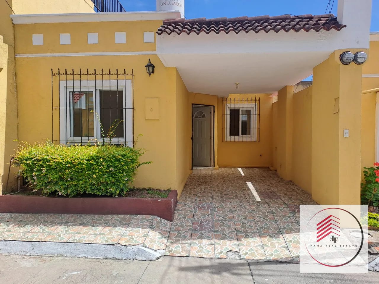 CASA DE UN NIVEL EN VENTA en Condominio Santa Barbara 2, San Cristóbal Mixco — Casa en Venta en Zona 8 Mixco, Guatemala, Ciudad — foto 10 de 17