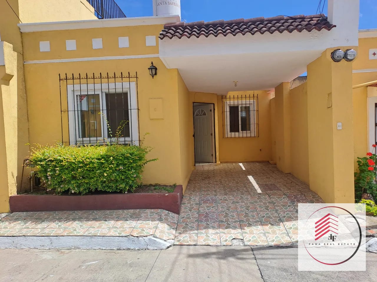 CASA DE UN NIVEL EN VENTA en Condominio Santa Barbara 2, San Cristóbal Mixco — Casa en Venta en Zona 8 Mixco, Guatemala, Ciudad — foto 11 de 17