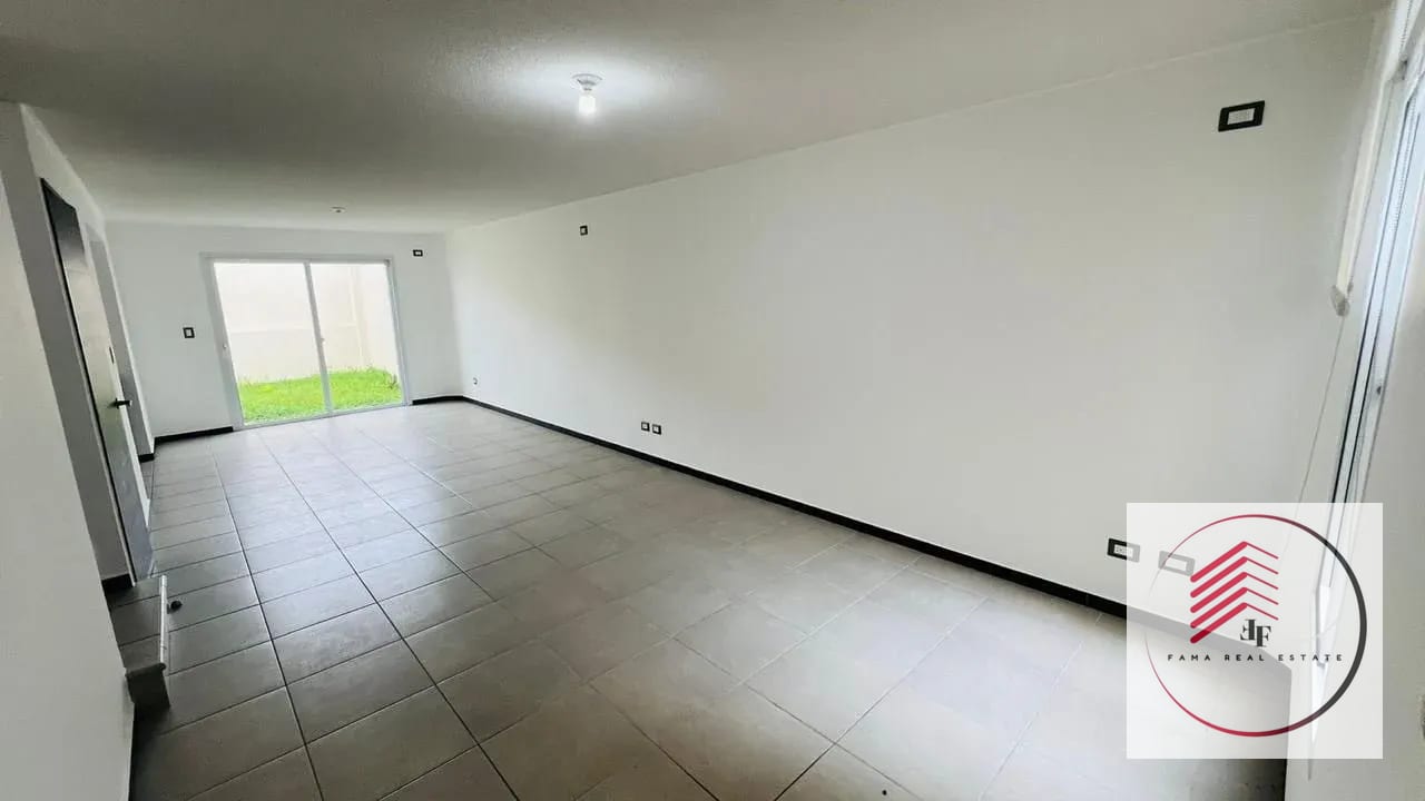 *Casa en Venta en Cumbres de la Arboleda CAES* — Casa en Venta en Cumbres de La Arboleda, Carretera a El Salvador, Guatemala, Ciudad — foto 1 de 6