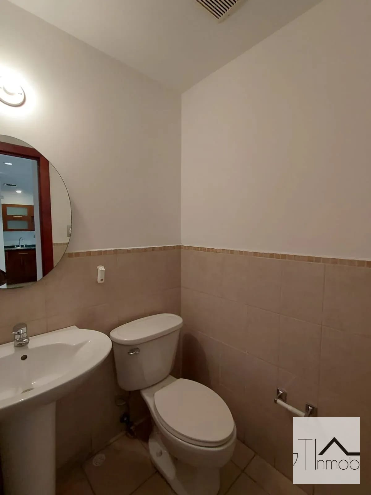 Amplio apartamento en venta, área de hospitales — Apartamento en Venta en Ciudad Vieja, Zona 10, Guatemala, Ciudad — foto 13 de 17