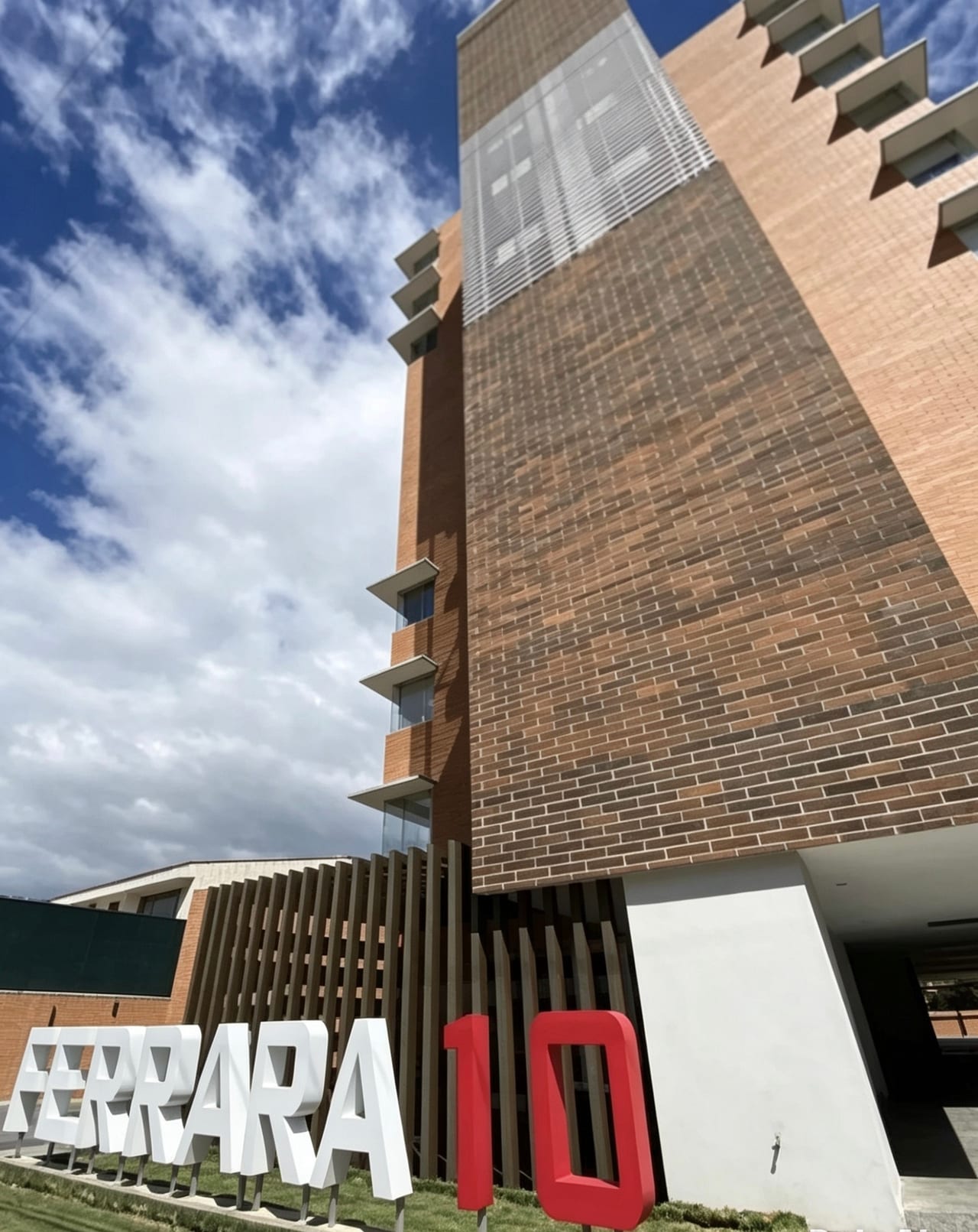 Venta de lindo apartamento con pérgola en Ferrara 10, zona 10 — Apartamento en Venta en Ferrara 10, Zona 10, Guatemala, Ciudad — foto 1 de 12