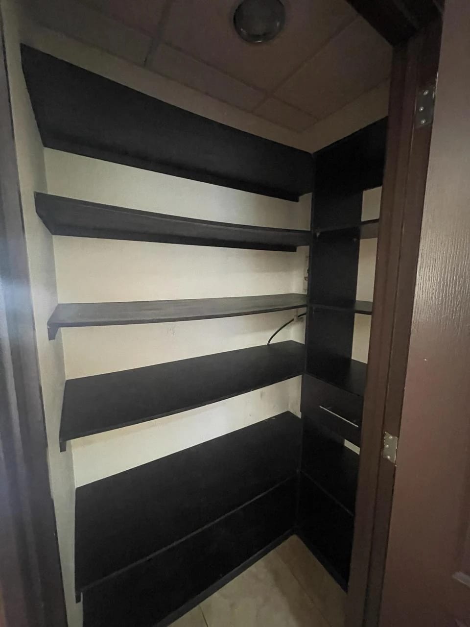 Alquiler de oficina tabicada en Edificio Torino Zona 10 — Oficina en Alquiler en Torino, Zona 10, Guatemala, Ciudad — foto 8 de 10