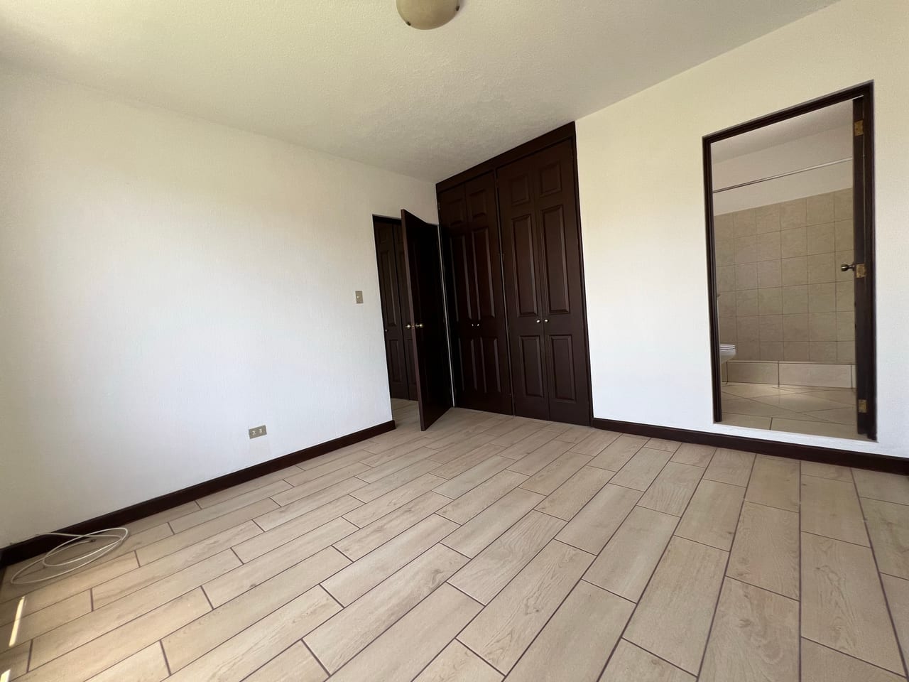 Alquiler amplia casa 4 Dormitorios | Terravista Km 16.5 Carr. A Olmeca — Casa en Alquiler en Terravista, Carretera a El Salvador, Guatemala, Ciudad — foto 9 de 17