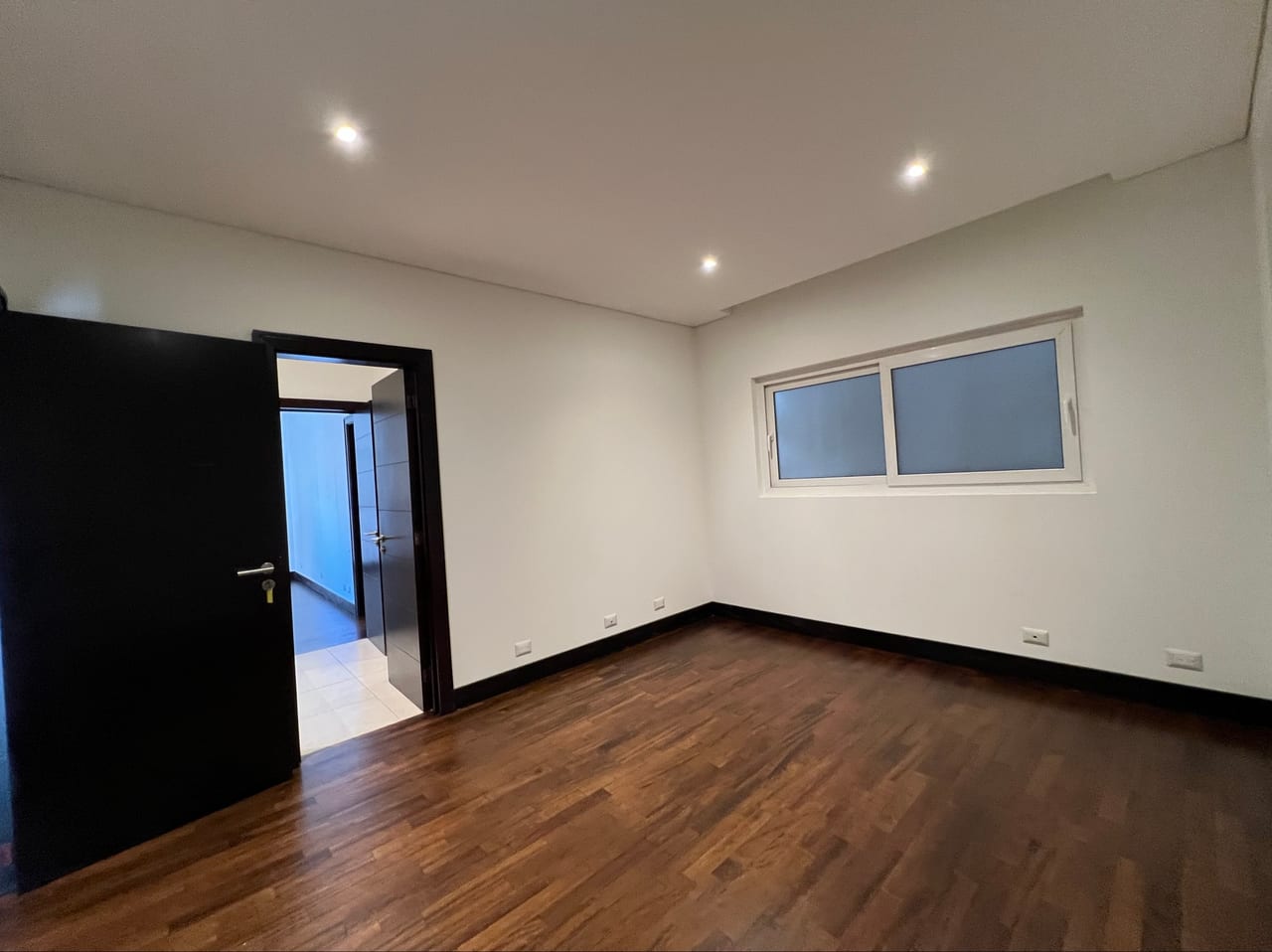 Alquiler amplio apartamento 2 Niveles | Quinta Avenida Zona 14 — Apartamento en Alquiler en Quinta Avenida, Zona 14, Guatemala, Ciudad — foto 16 de 17